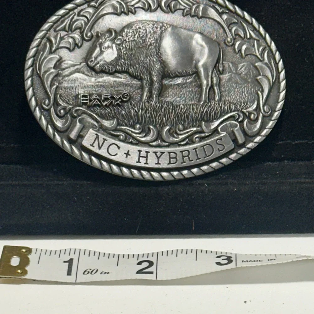 Vintage 1990 NC+ Hybrids Buffalo Bison Wildlife Collector Belt Buckle Gary Hawk